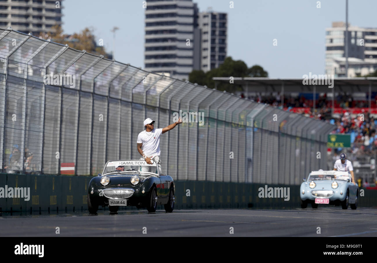 Melbourne, Australia. 25 Mar, 2018. Motorsports: FIA Formula One World Championship 2018, Melbourne, Victoria : Motorsports: Formula 1 2018 Rolex Australian Grand Prix, Lewis Hamilton, Mercedes AMG F1, nella parata dei piloti. | Utilizzo di credito in tutto il mondo: dpa picture alliance/Alamy Live News Foto Stock