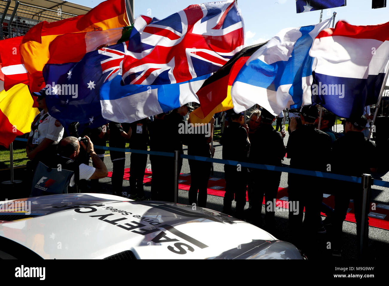Melbourne, Australia. 25 Mar, 2018. Motorsports: FIA Formula One World Championship 2018, Melbourne, Victoria : Motorsports: Formula 1 2018 Rolex Australian Grand Prix, bandiere | Utilizzo di credito in tutto il mondo: dpa picture alliance/Alamy Live News Foto Stock