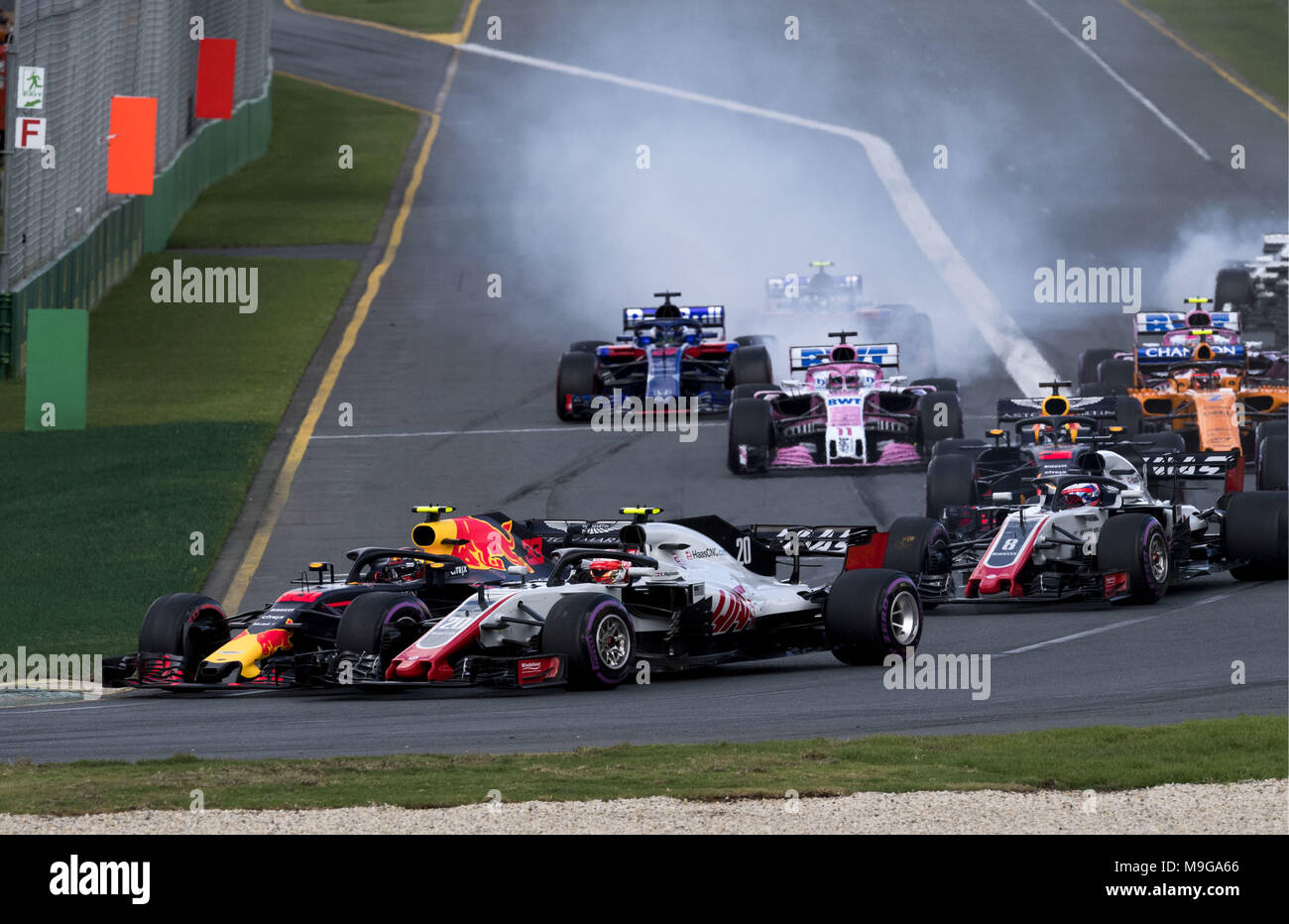 Melbourne, Australia. 25 Mar, 2018. Motorsports: FIA Formula One World Championship 2018, Melbourne, Victoria : Motorsports: Formula 1 2018 Rolex Australian Grand Prix, Start | Utilizzo di credito in tutto il mondo: dpa/Alamy Live News Credito: dpa picture alliance/Alamy Live News Foto Stock