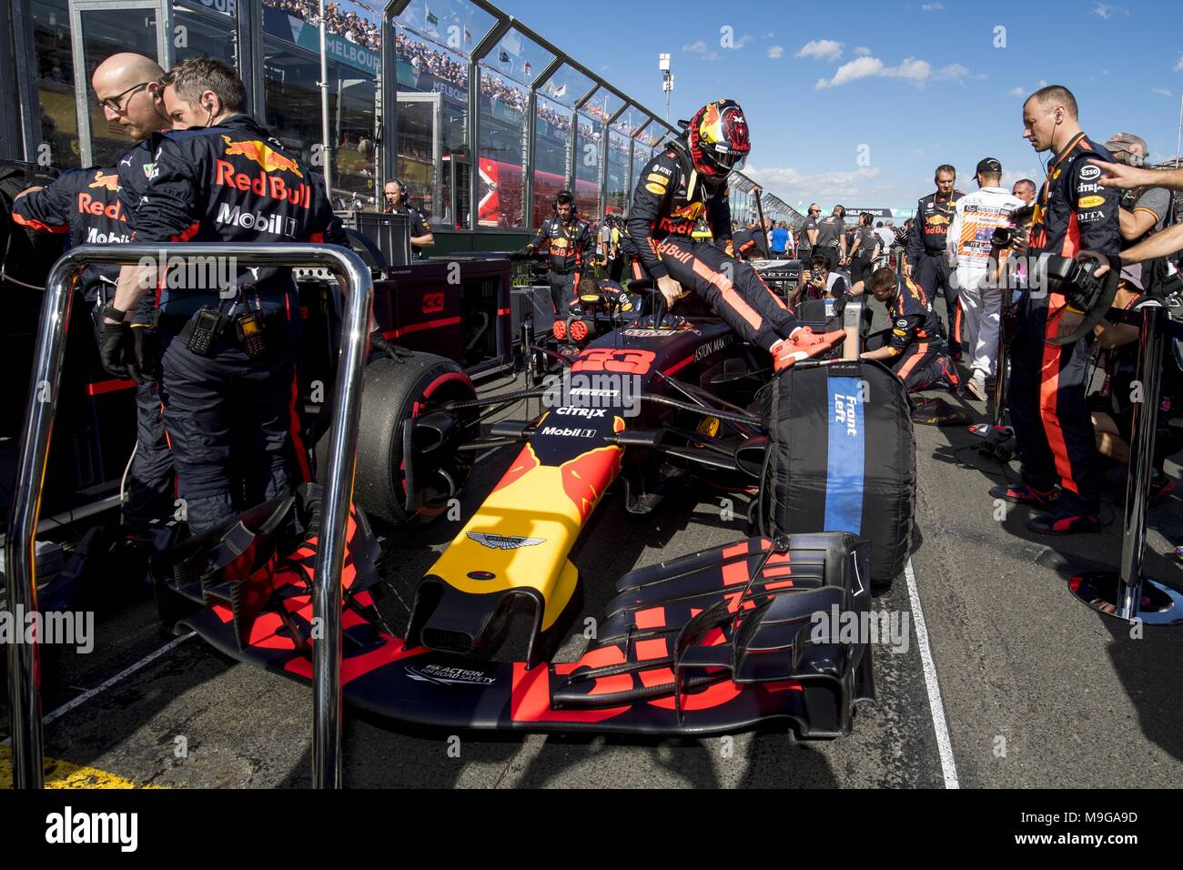 Melbourne, Australia. 25 Mar, 2018. Motorsports: FIA Formula One World Championship 2018, Melbourne, Victoria : Motorsports: Formula 1 2018 Rolex Australian Grand Prix, #33 Max Verstappen (NDL, Red Bull Racing), | Utilizzo di credito in tutto il mondo: dpa/Alamy Live News Credito: dpa picture alliance/Alamy Live News Foto Stock
