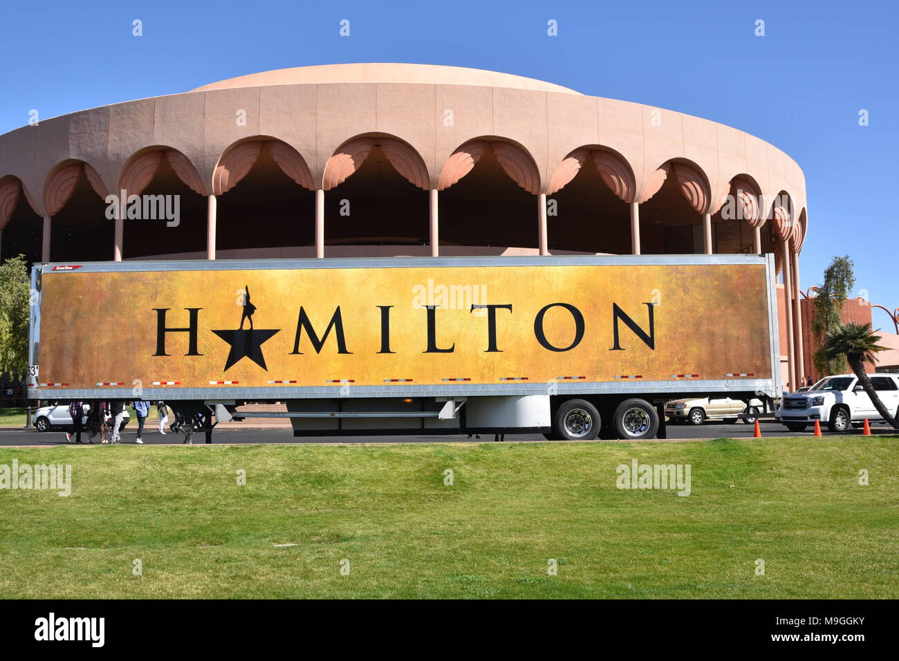 Il retro della Hamilton road tour rimorchio parcheggiato a Gammage Auditorium Tempe Arizona Foto Stock