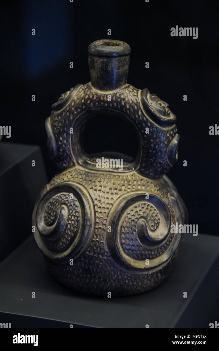 Ceramica Peruviana da kuntur wasi, chavin e cupisnique ser. Foto Stock