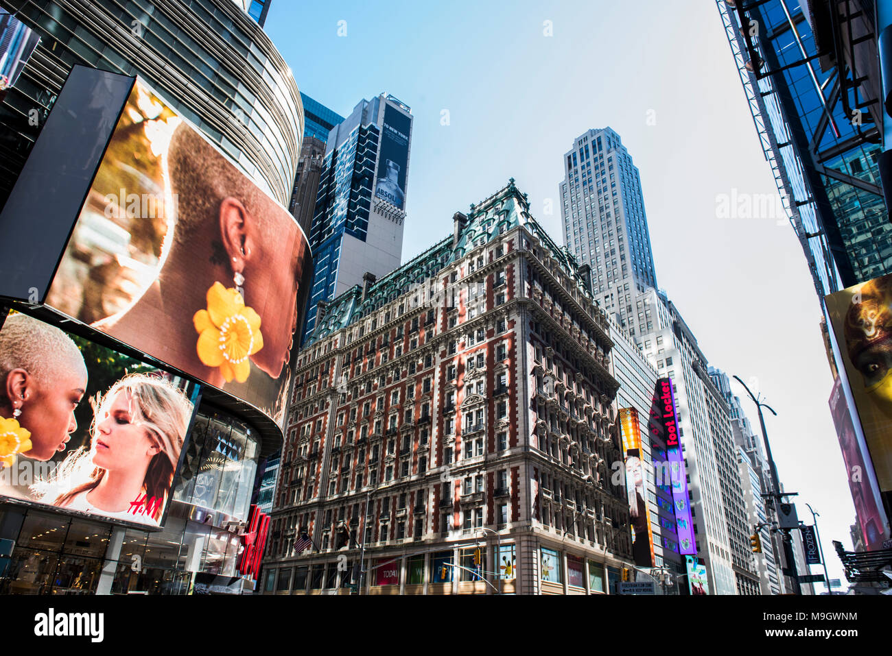 New York City, NY, Stati Uniti d'America - 24 Marzo 2018: Times Square e 42nd Street 2018 Foto Stock