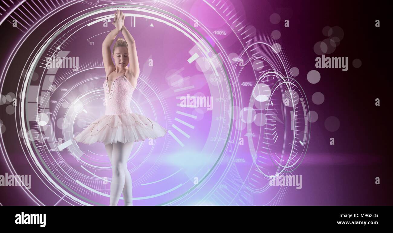 Ballerina ballando con la tecnologia digitale interface Foto Stock