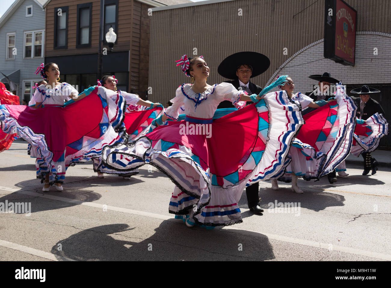 Chicago, Illinois, Stati Uniti d'America - 16 settembre 2017 - La Pilsen il giorno dell indipendenza messicana Parade commemora l'indipendenza messicana si presentano tradizionali Foto Stock