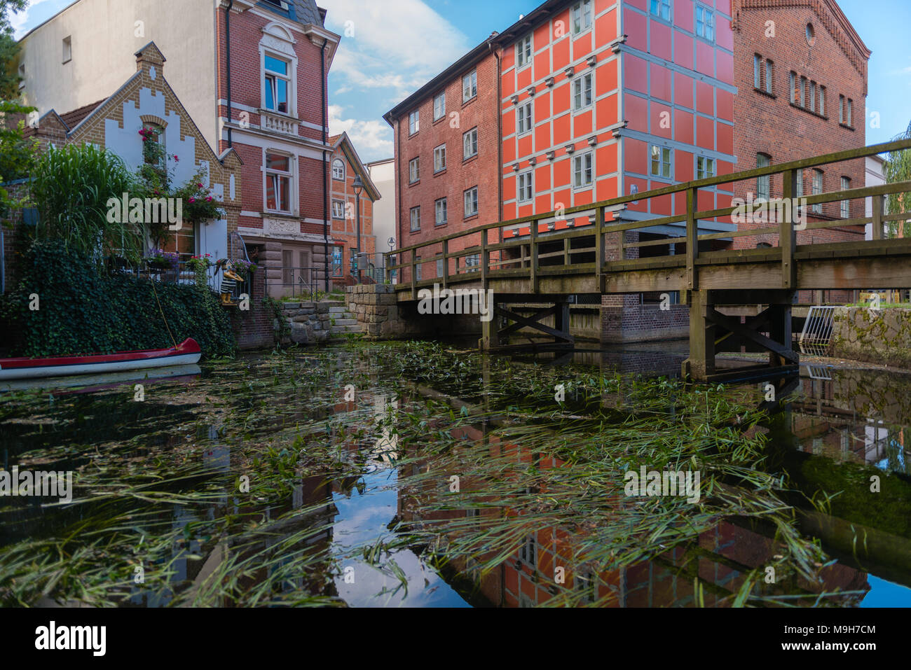 Ex mulino ad acqua nel centro storico della città di Bad Oldesloe, contea di Storman, Schleswig-Holstein, Germania, Europa Foto Stock
