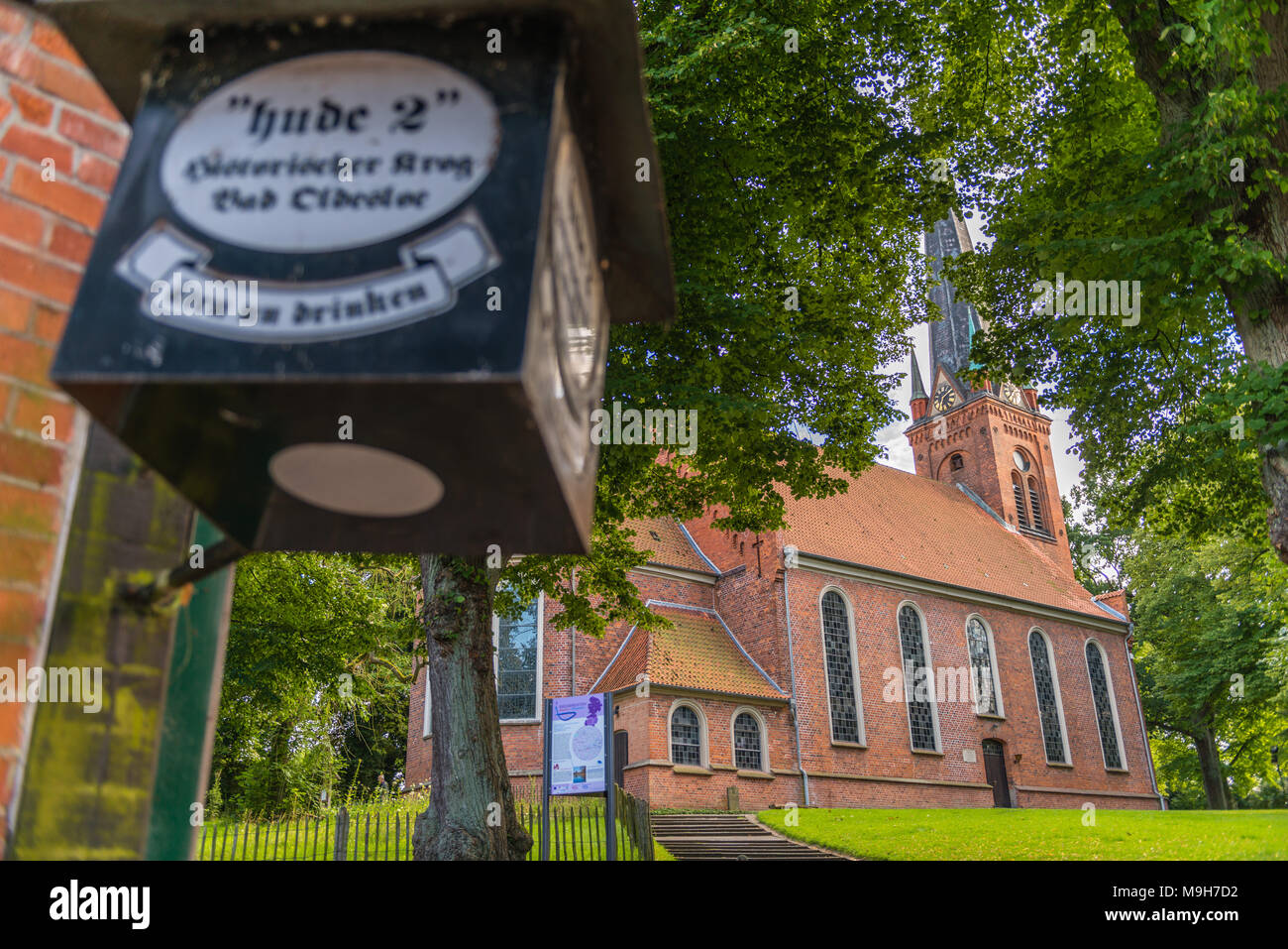Pietro e Paolo Chiesa nel centro storico della città di Bad Oldesloe, contea di Storman, Schleswig-Holstein, Germania, Europa Foto Stock