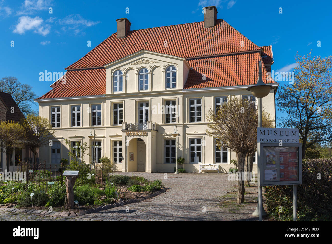 La vecchia farmacia di thecountry città di Plön, il quartiere museo oggi, Ploen, Schleswig-Holstein, Germania, Europa Foto Stock