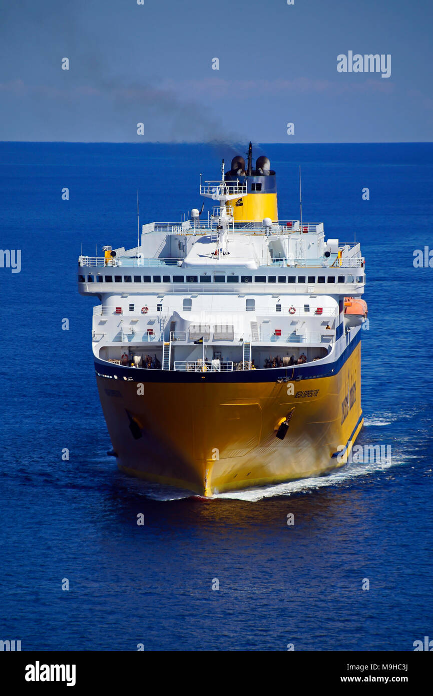 Corsica Ferries Sardinia Ferries Mega Express 5 arriva al porto di Bastia Corsica Francia Europa Foto Stock