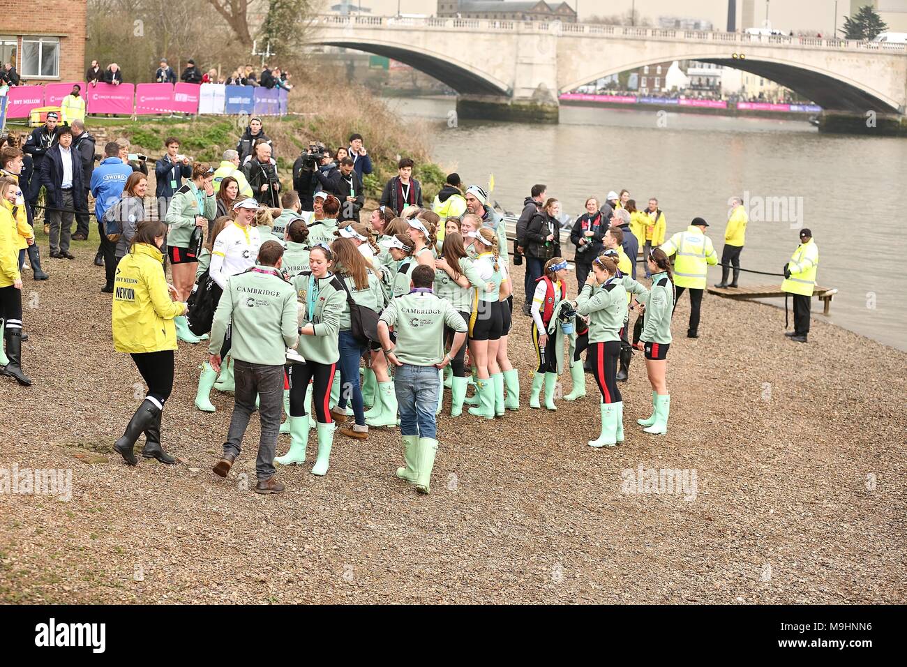 Il Cancer research Boat Race 2018 Foto Stock