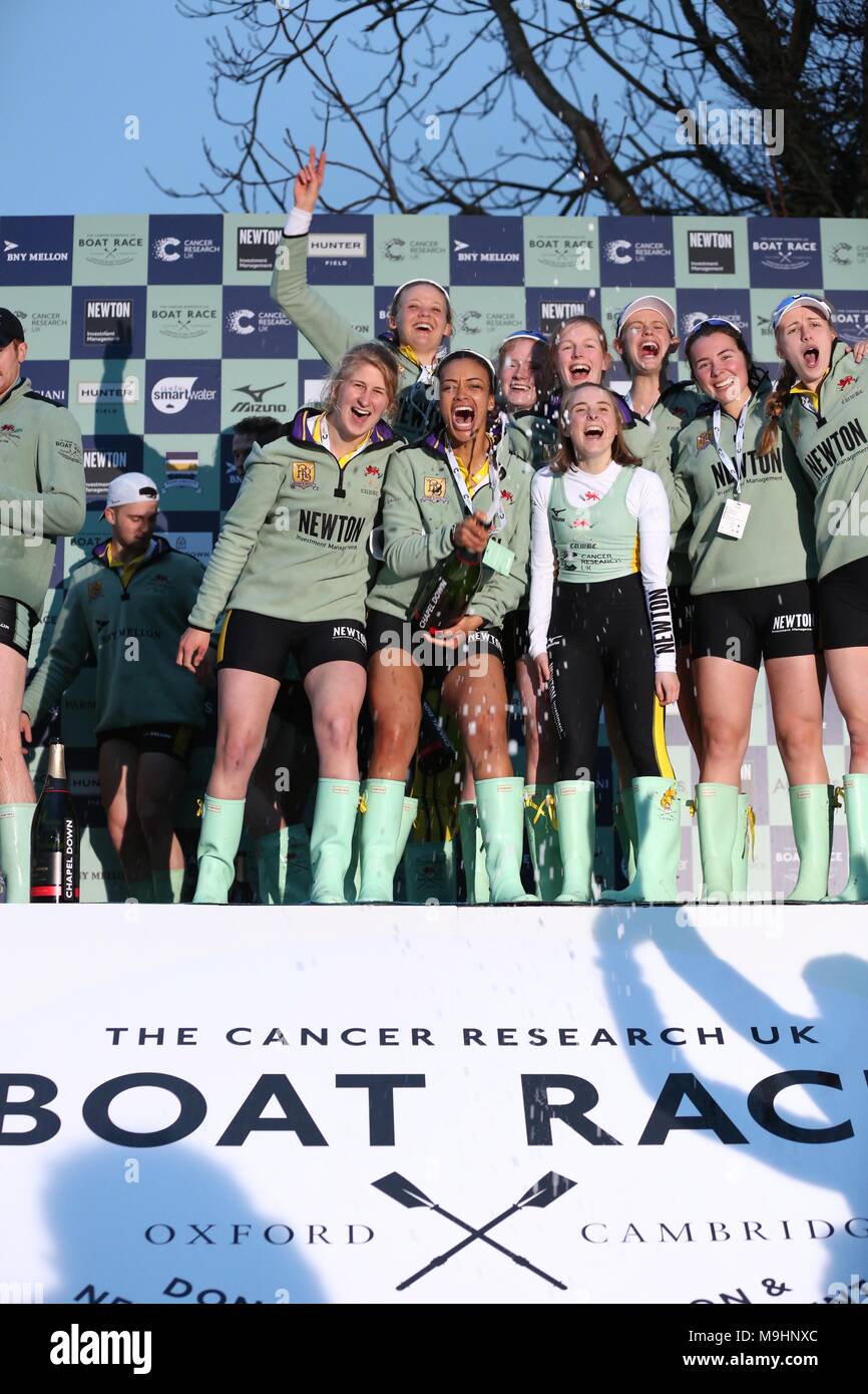 Il Cancer research Boat Race 2018 Foto Stock