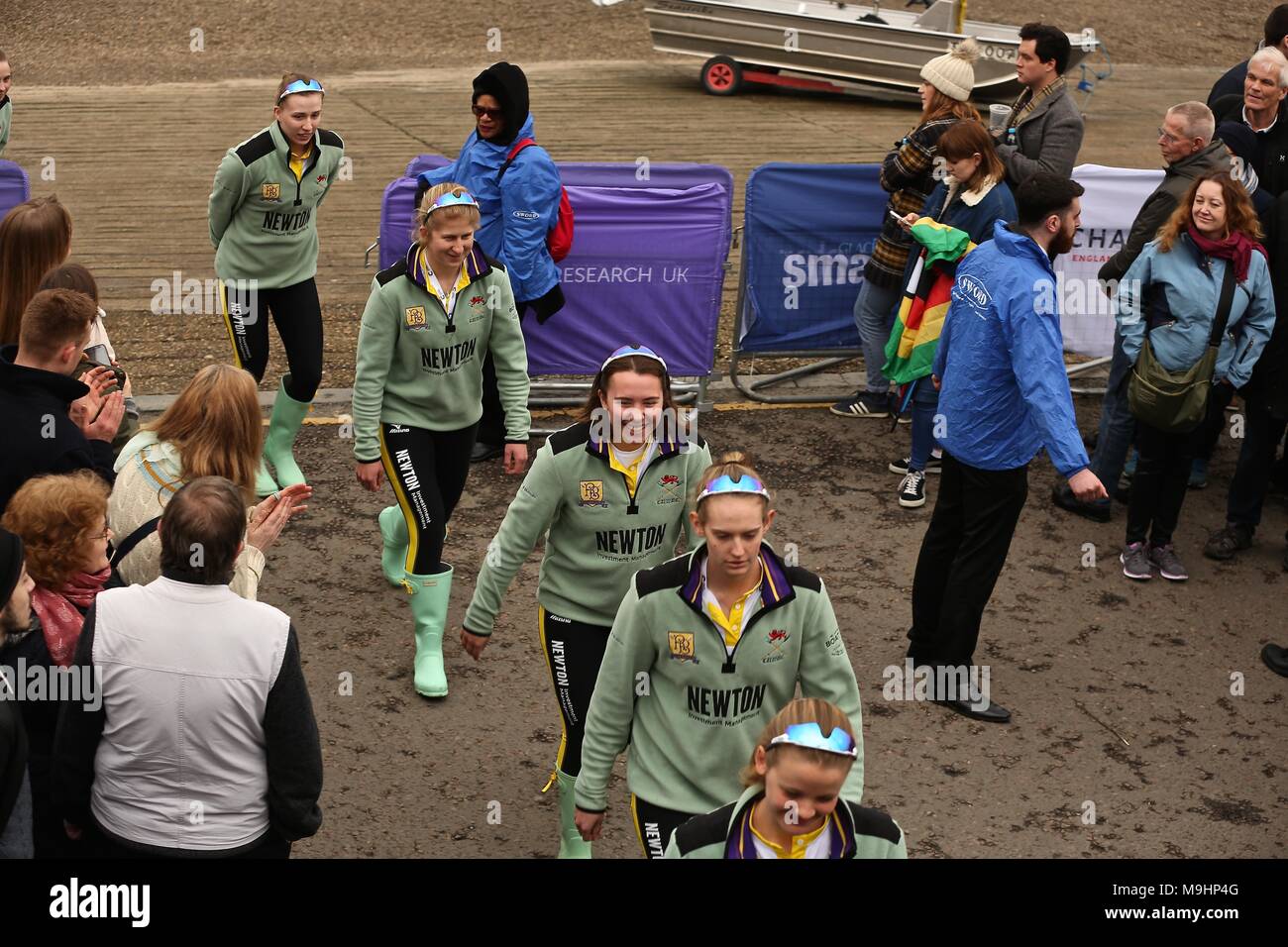 Il Cancer research Boat Race 2018 Foto Stock