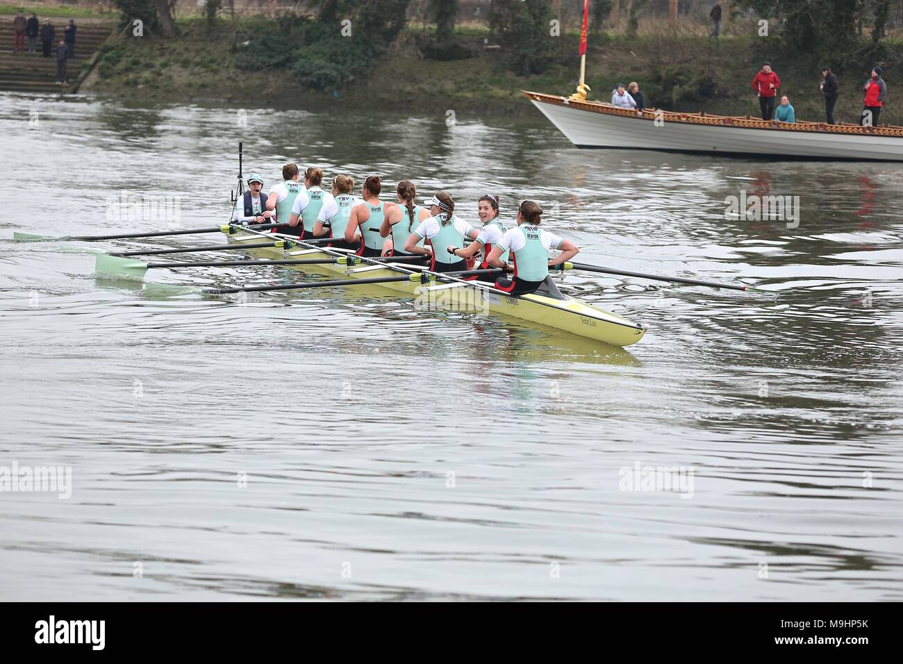 Il Cancer research Boat Race 2018 Foto Stock