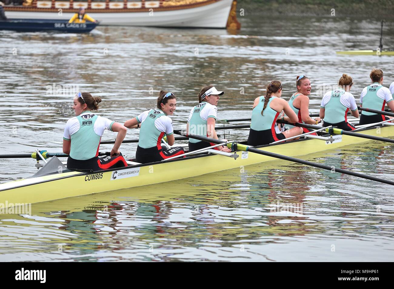 Il Cancer research Boat Race 2018 Foto Stock