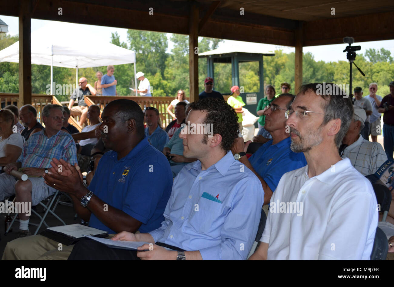 Girolamo Ford, servizio di annunci di uccelli migratori Programma, Adam Schiff dal Sen. Klobuchar di ufficio, federale e il timbro di anatra artista Joe Hautman. Foto di servizio. Foto Stock