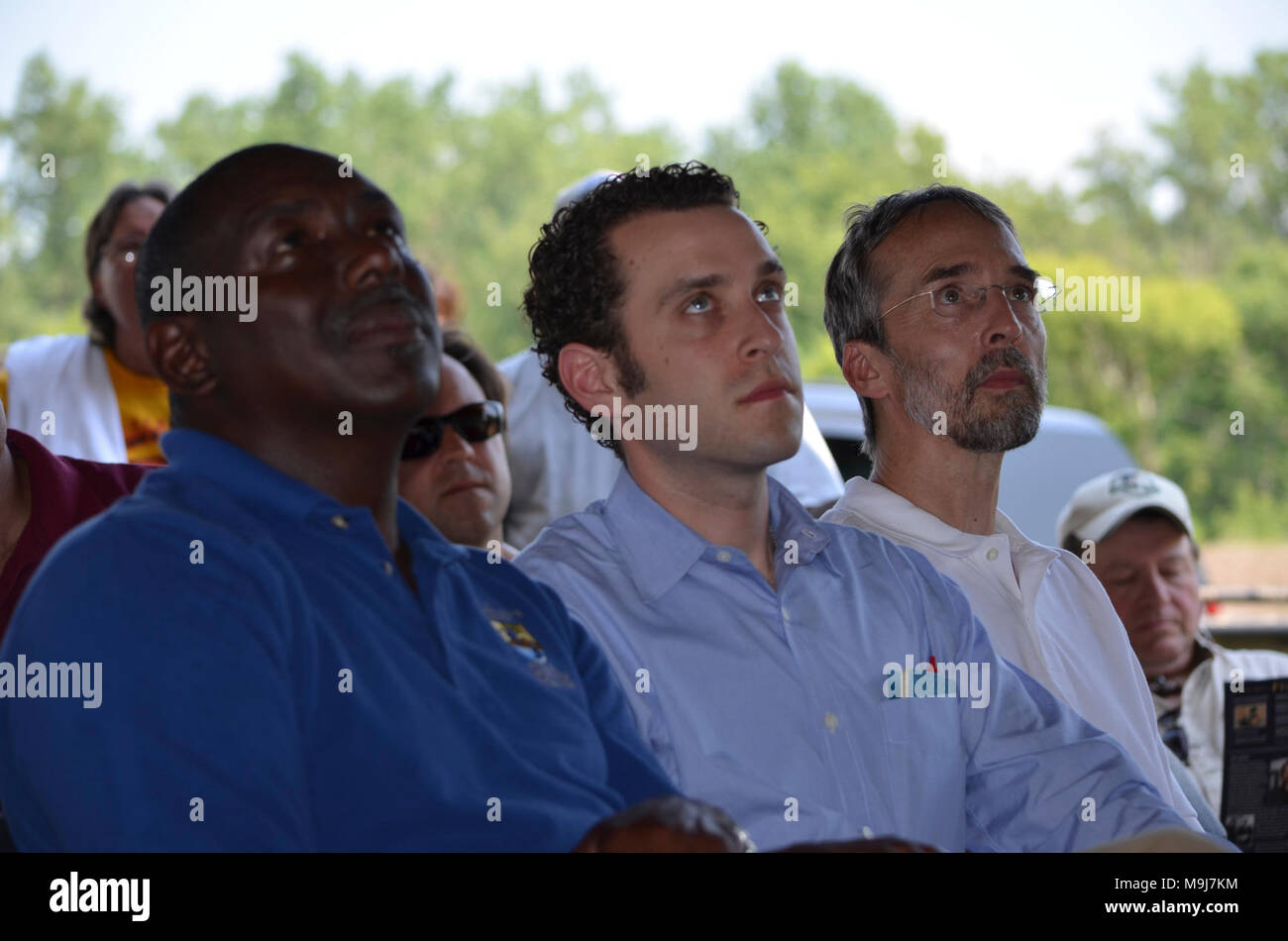 Service ad uccelli migratori Jerome Ford, Adam Schiff del Sen. Klobuchar di ufficio, e Joe Hautman, 2012 Federal Duck Stamp artista. Foto di servizio. Foto Stock