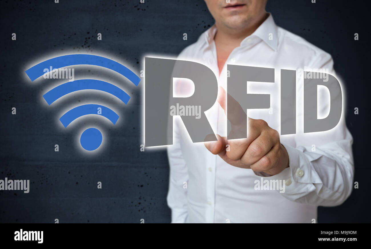 La tecnologia RFID touch screen è azionato dal concetto di uomo. Foto Stock