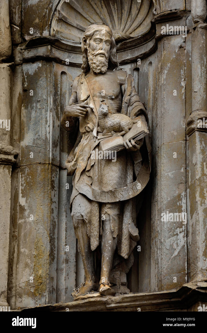 San Giovanni Battista la vecchia cattedrale di Coimbra ( Sé Velha de Coimbra ) Il Romanico chiesa cattolica romana. Costruzione del Sé Velha è iniziata dopo la battaglia di Ourique (1139) del XII secolo il portoghese in Portogallo Foto Stock