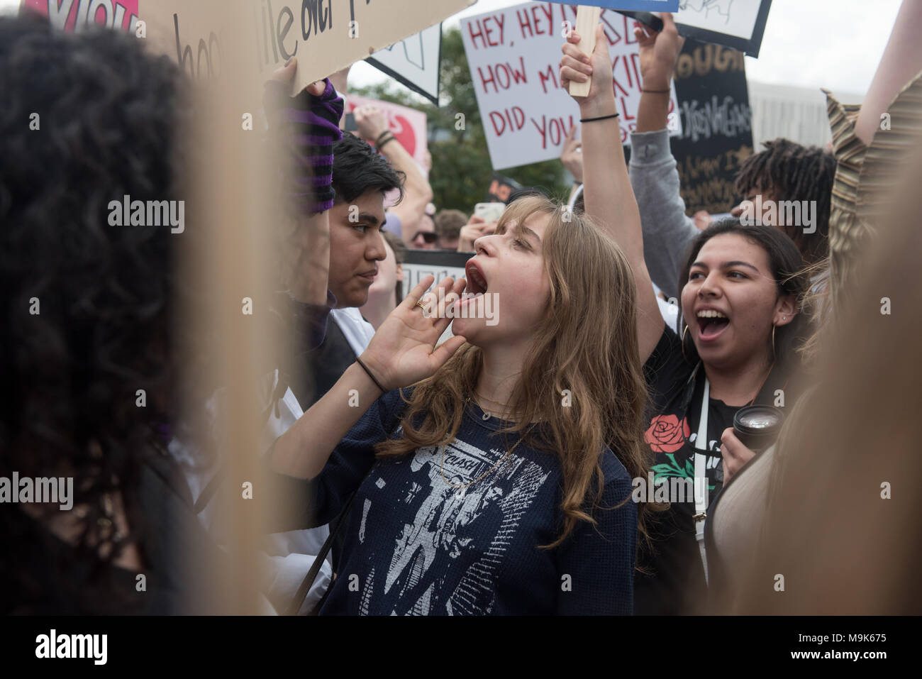 LOS ANGELES - MARZO 24, 2018: marzo per la nostra vita è un movimento dedicato a studenti-attivismo led intorno al fine della violenza pistola e la massa di tiri. Foto Stock