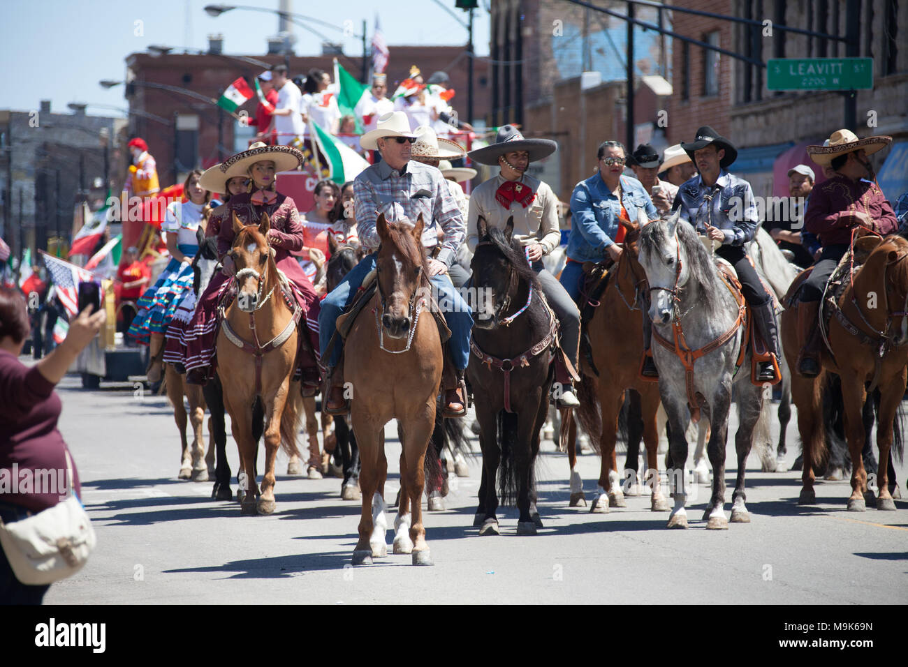 Chicago, Illinois, Stati Uniti d'America - Maggio 07, 2017, il Cinco De Mayo Parade è tenuto a ricordare la vittoria il messicano forze avevano oltre l'invasore esercito francese mi Foto Stock