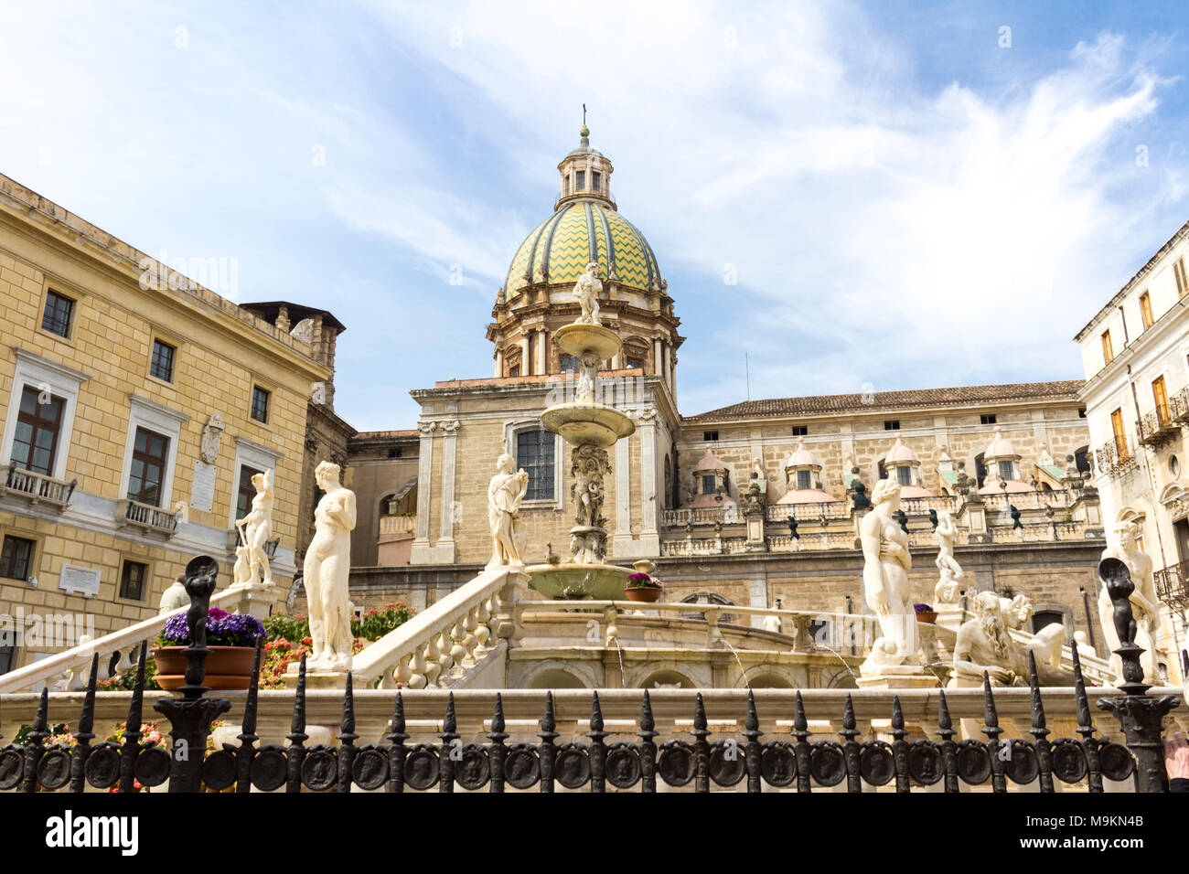Piazza Pretoria conosciuta anche come piazza della vergogna. Palermo, Sicilia. Italia Foto Stock