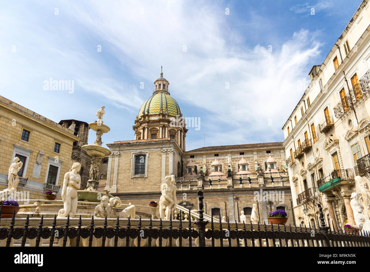 Piazza Pretoria conosciuta anche come piazza della vergogna. Palermo, Sicilia. Italia Foto Stock