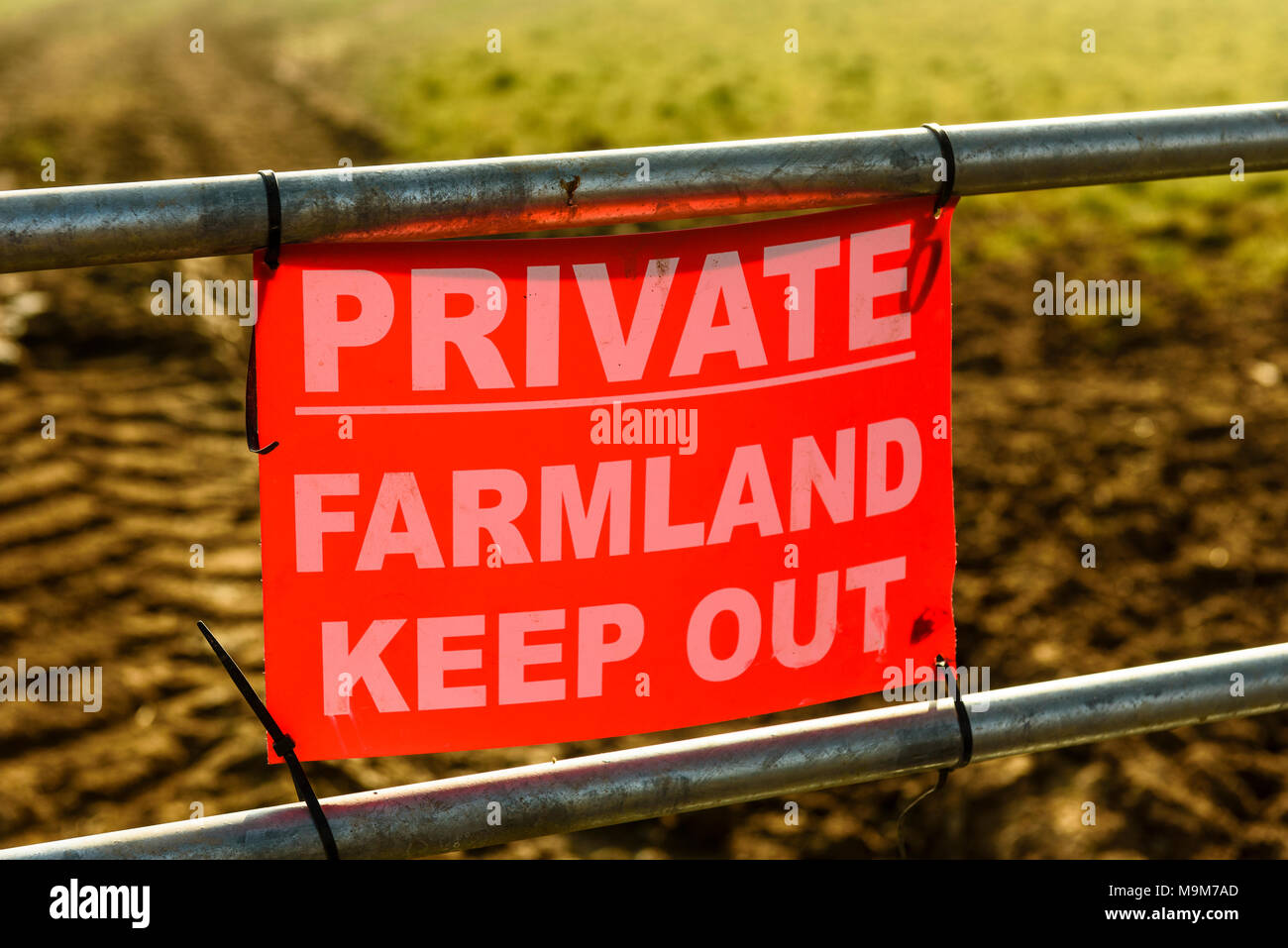 Mantenere privato fuori segno sulla gate del campo vicino a Garstang, Lancashire Foto Stock
