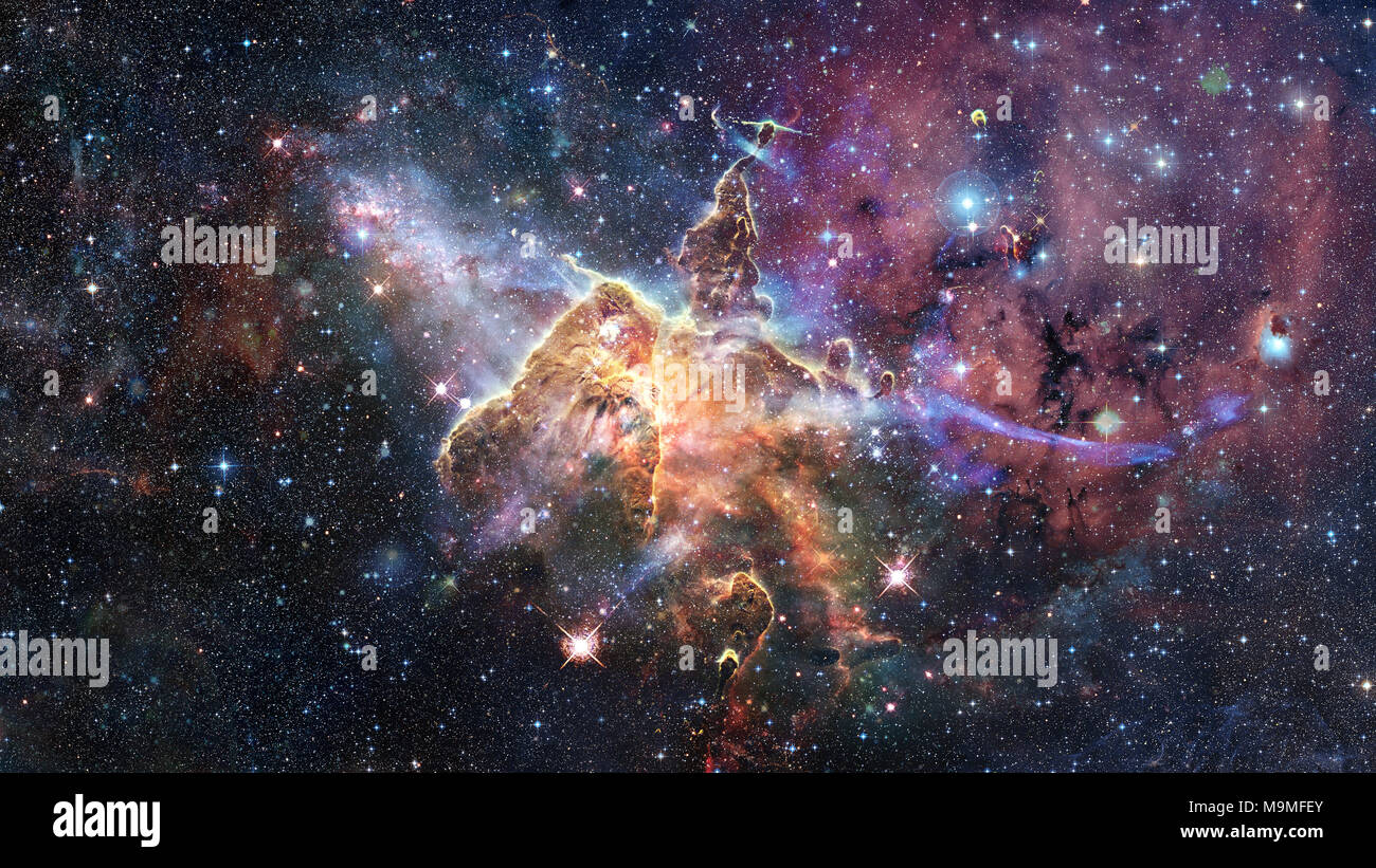 Mystic Mountain. Nella regione della Carina Nebula immagine mediante il telescopio spaziale Hubble. Gli elementi di questa immagine fornita dalla NASA. Foto Stock