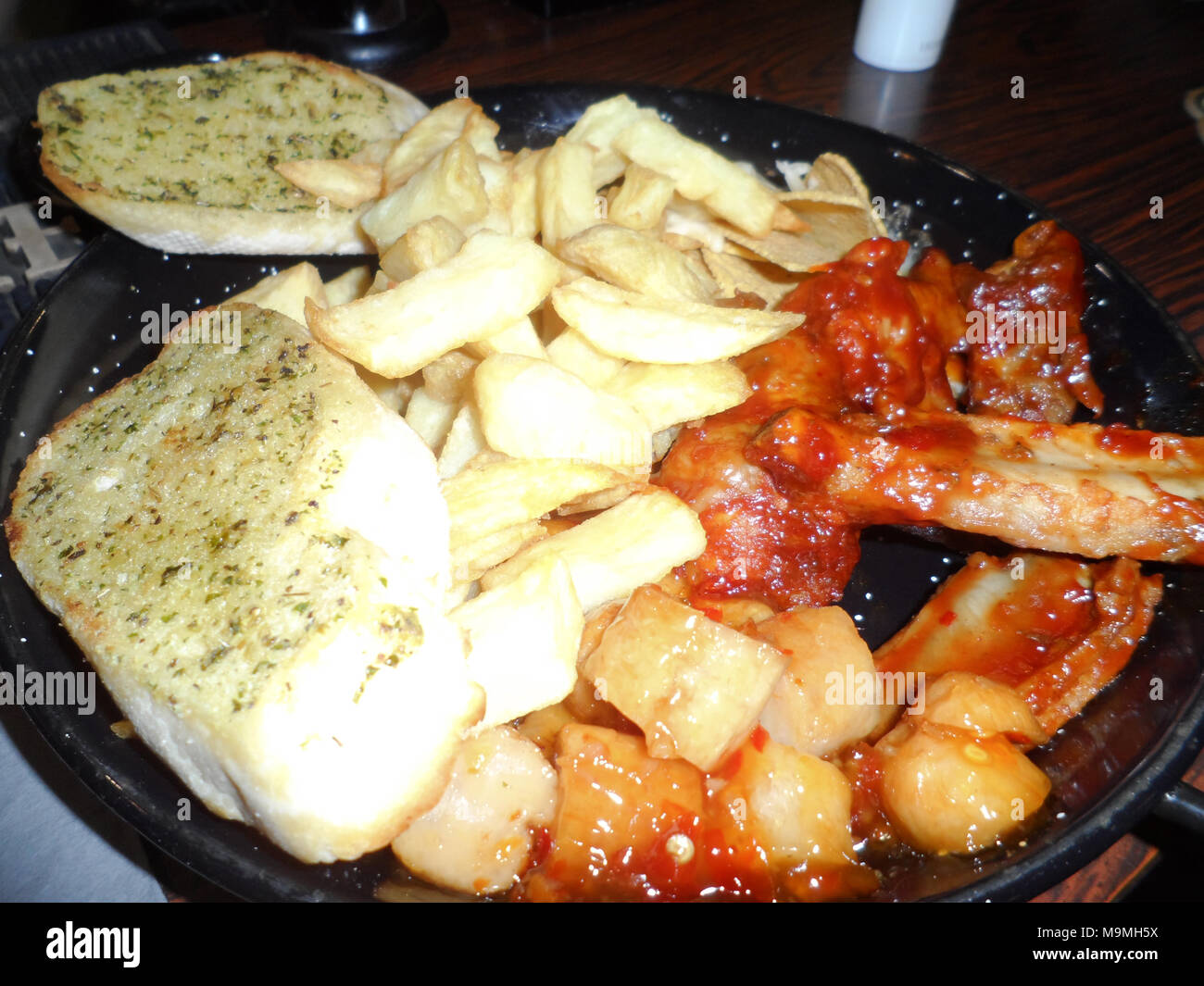Pub inglese platter di stile spagnolo Tapas Foto Stock