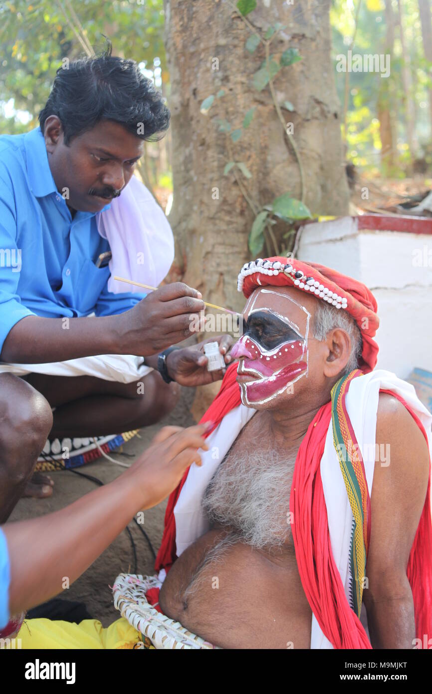 Make up di kaali,per un tempio festival.it è un ritualismo forma d'arte popolare in Kerala Foto Stock