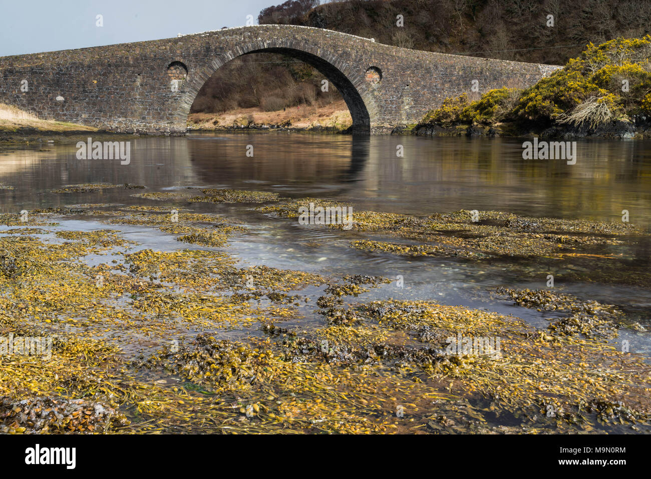 Un ponte sull'Atlantico, ponte di pietra per il Isle of Seil Foto Stock