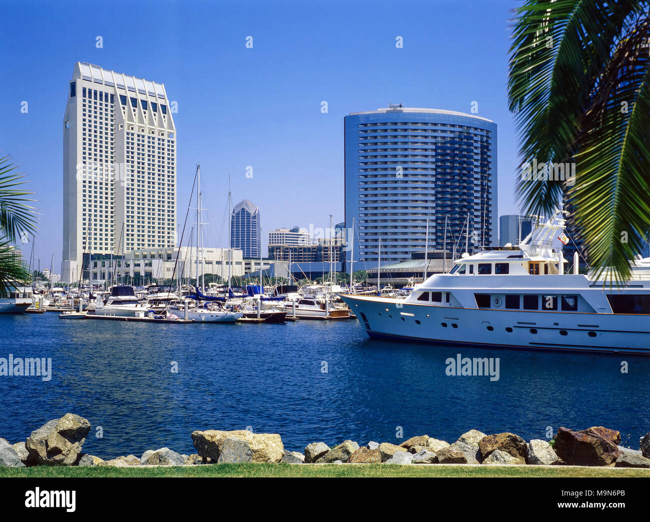 Embarcadero Marina e il Seaport Village, San Diego Foto Stock