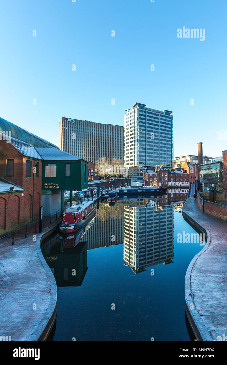 Il Canal House luogo Danielle - inverno il sole riflessioni Foto Stock