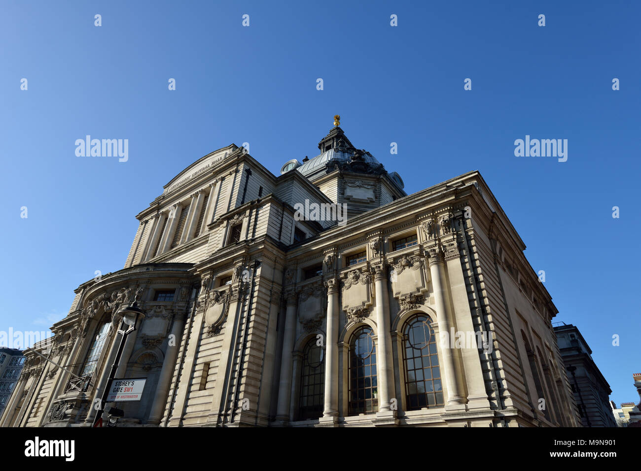 Il Methodist Central Hall, piani di gate, Tothill Street, Westminster, London, Regno Unito Foto Stock