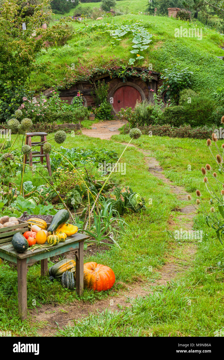 Nuova Zelanda Hobbiton Nuova Zelanda Matamata Hobbiton set cinematografico fictional del villaggio di Hobbiton in shire da The Hobbit e Il signore degli anelli libri Foto Stock
