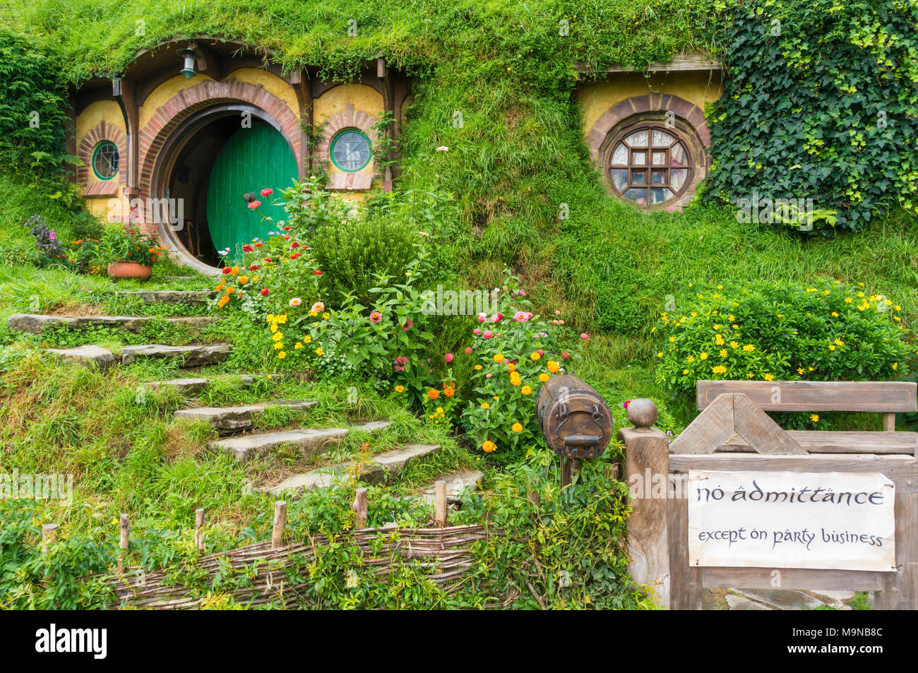 Nuova Zelanda Hobbiton Nuova Zelanda Matamata Hobbiton set cinematografico fictional del villaggio di Hobbiton in shire da The Hobbit e Il signore degli anelli libri Foto Stock