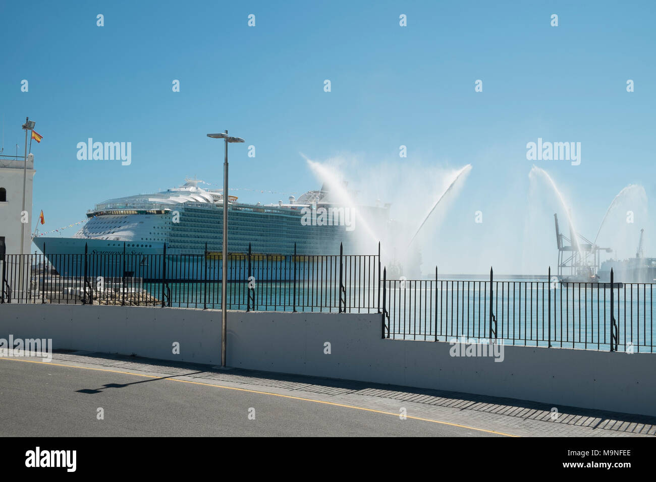 Marzo 27, 2018. Malaga, Spagna. Presentazione internazionale della nave da crociera sinfonia di mari, il mondo è più grande nave da crociera. Foto Stock