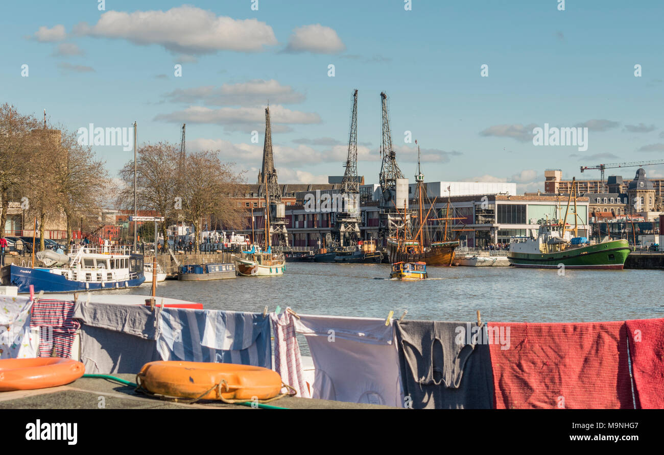 Vista sul porto del museo MShed in Bristol Foto Stock