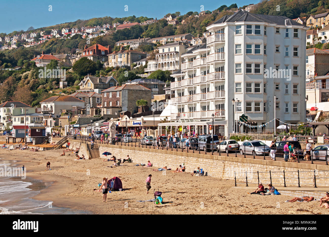 Ventnor mare appartamenti fronte spiaggia e il lungomare, l'Isola di Wight, io di W, Hampshire, Inghilterra, Foto Stock