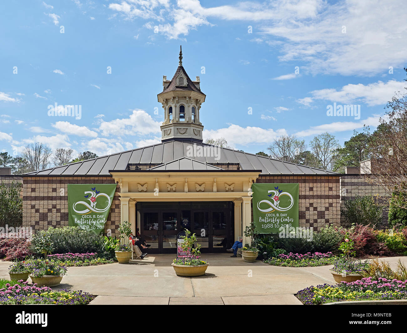 Esterno anteriore ingresso al Cecile B. giorno centro di farfalle, celebra 30 anni di servizio, Callaway Gardens, pino montano GEORGIA, STATI UNITI D'AMERICA. Foto Stock