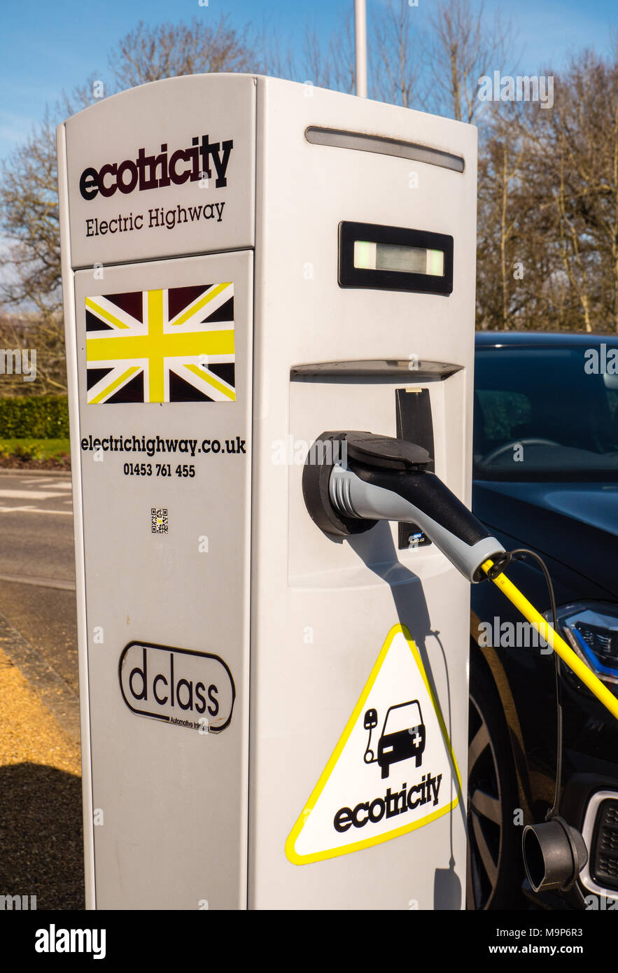 Ecotricity di ricarica del veicolo, Green Park Business Park, Reading, Berkshire, Inghilterra, Regno Unito. Foto Stock