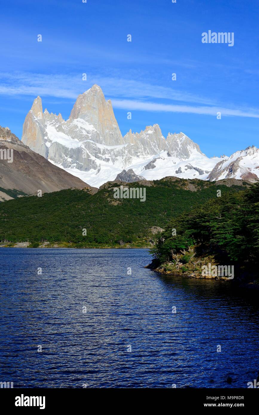 Laguna Capri con Cerro Fitz Roy, parco nazionale Los Glaciares, El Chaltén, Santa Cruz Provincia, Patagonia, Argentina Foto Stock