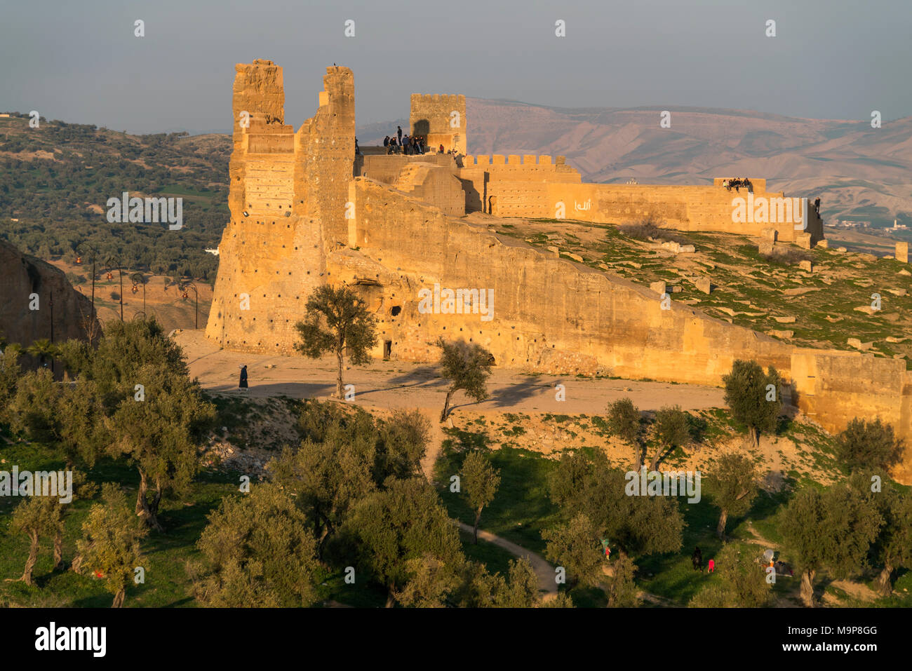Punto di vista e le rovine di un ex fort, Borj Nord, Fez, in Marocco Foto Stock