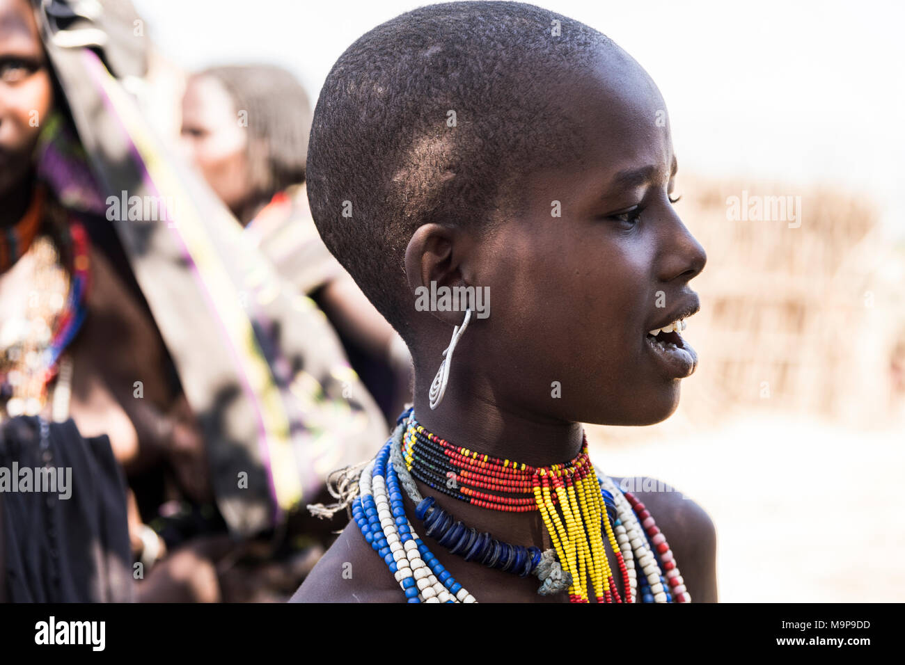 Ragazza giovane di Arbore tribù, ritratto, Turmi, sud della nazionalità delle nazioni e dei popoli " Regione, Etiopia Foto Stock