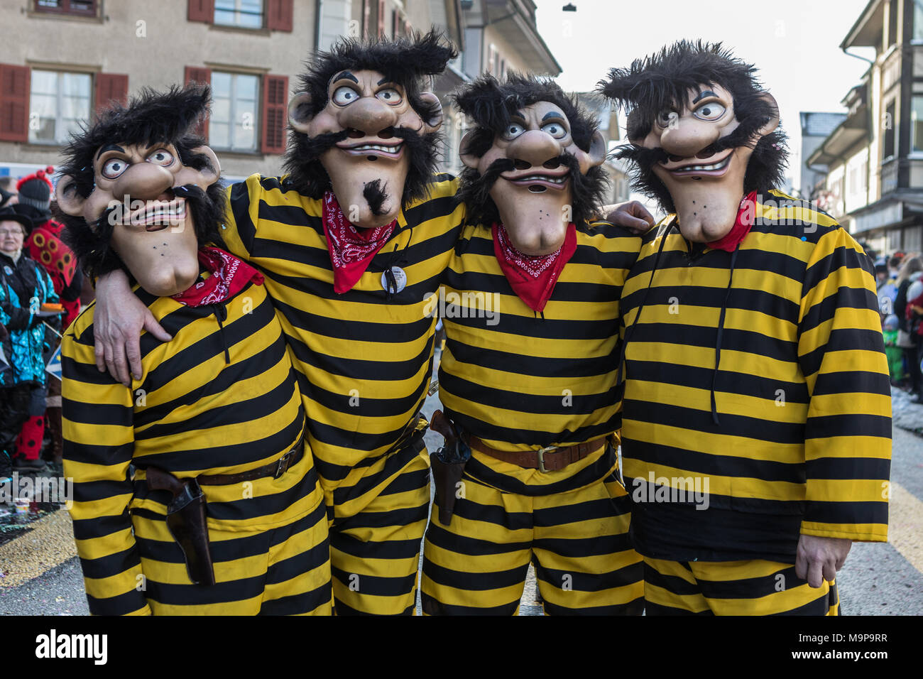 Vestiti come i Dalton, caratteri dalla serie a fumetti Lucky Luke, XLI  Motteri Fasnachtsumzug, sfilata di carnevale, Malters Foto stock - Alamy