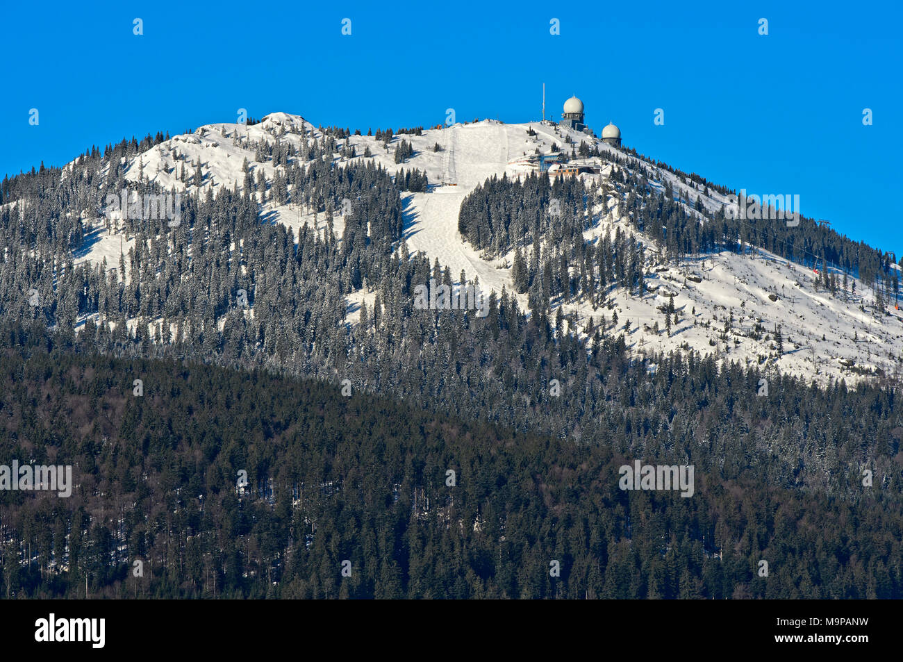 Großer Arber vertice con il radome in inverno, Parco Nazionale della Foresta Bavarese, bavarese Eisenstein, Baviera, Germania Foto Stock