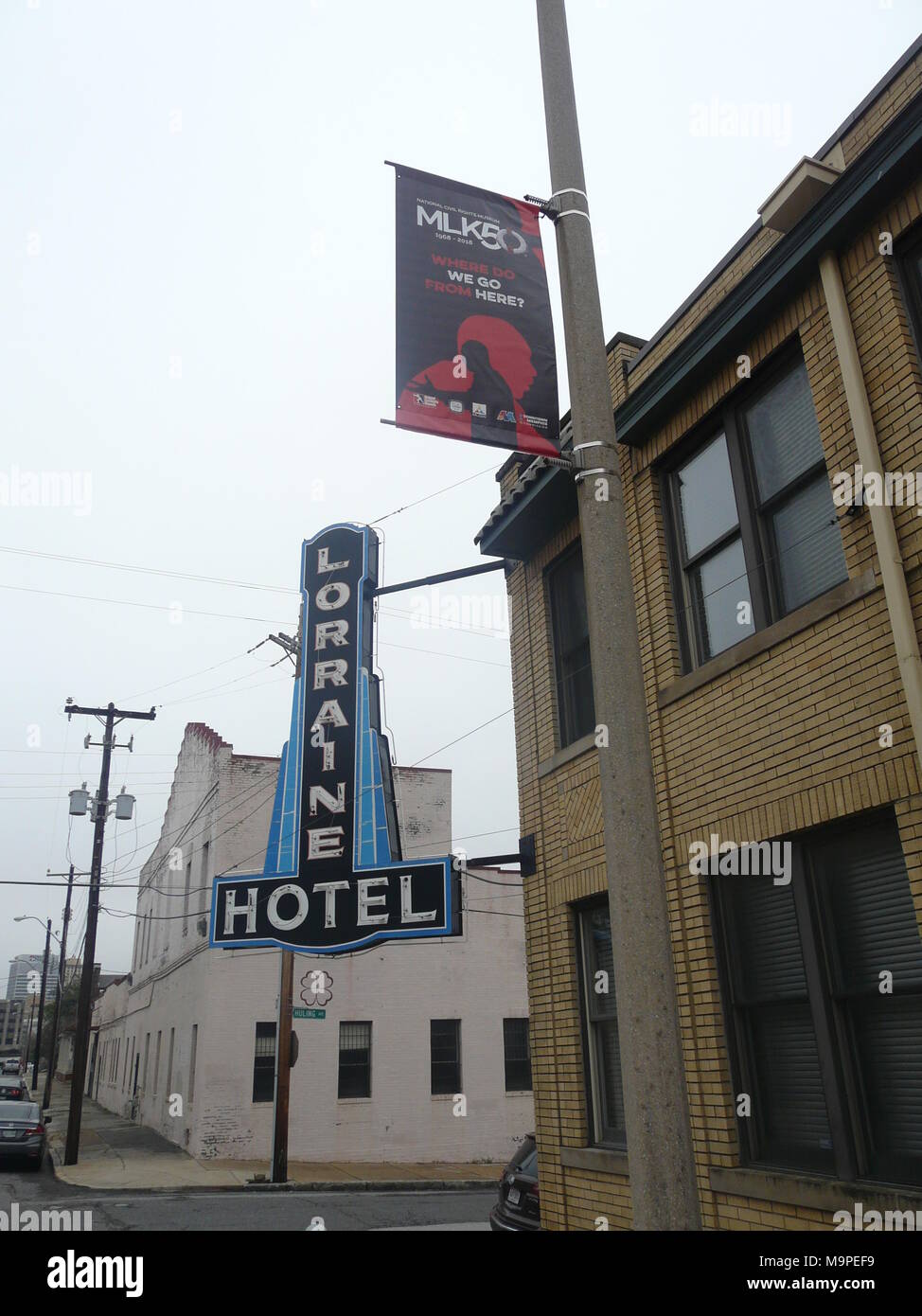 24 febbraio 2018, USA, Memphis: la Lorraine Motel. I diritti civili attivista Martin Luther King Jr. è stato colpito da colpi sul balcone della camera 306 il 04 aprile 1968. Oggi l'ex hotel è un museo dei diritti civili. Il luogo è il centro del memorial festeggiamenti in occasione dell'anniversario dell'assassinio. Foto: Michael Donhauser/dpa Foto Stock