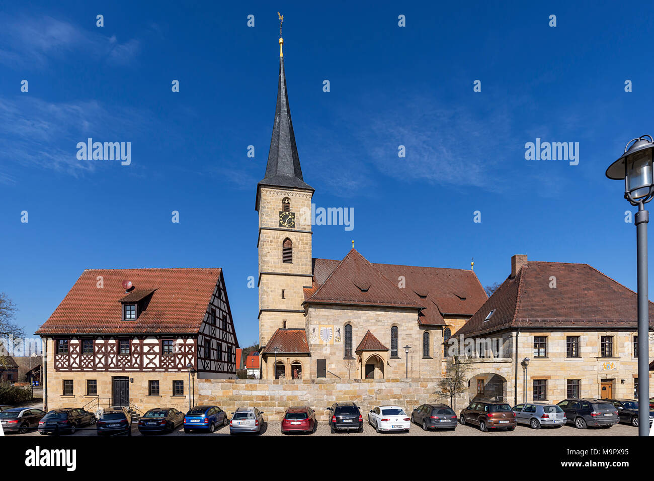 Chiesa parrocchiale di San Walburga, con sala parrocchiale e la libreria, Kirchröttenbach, Media Franconia, Baviera, Germania Foto Stock