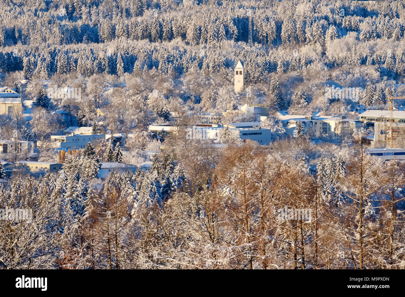 Geretsried, vista da Peretshofener Höhe vicino Dietramszell, Alta Baviera, Baviera, Germania Foto Stock