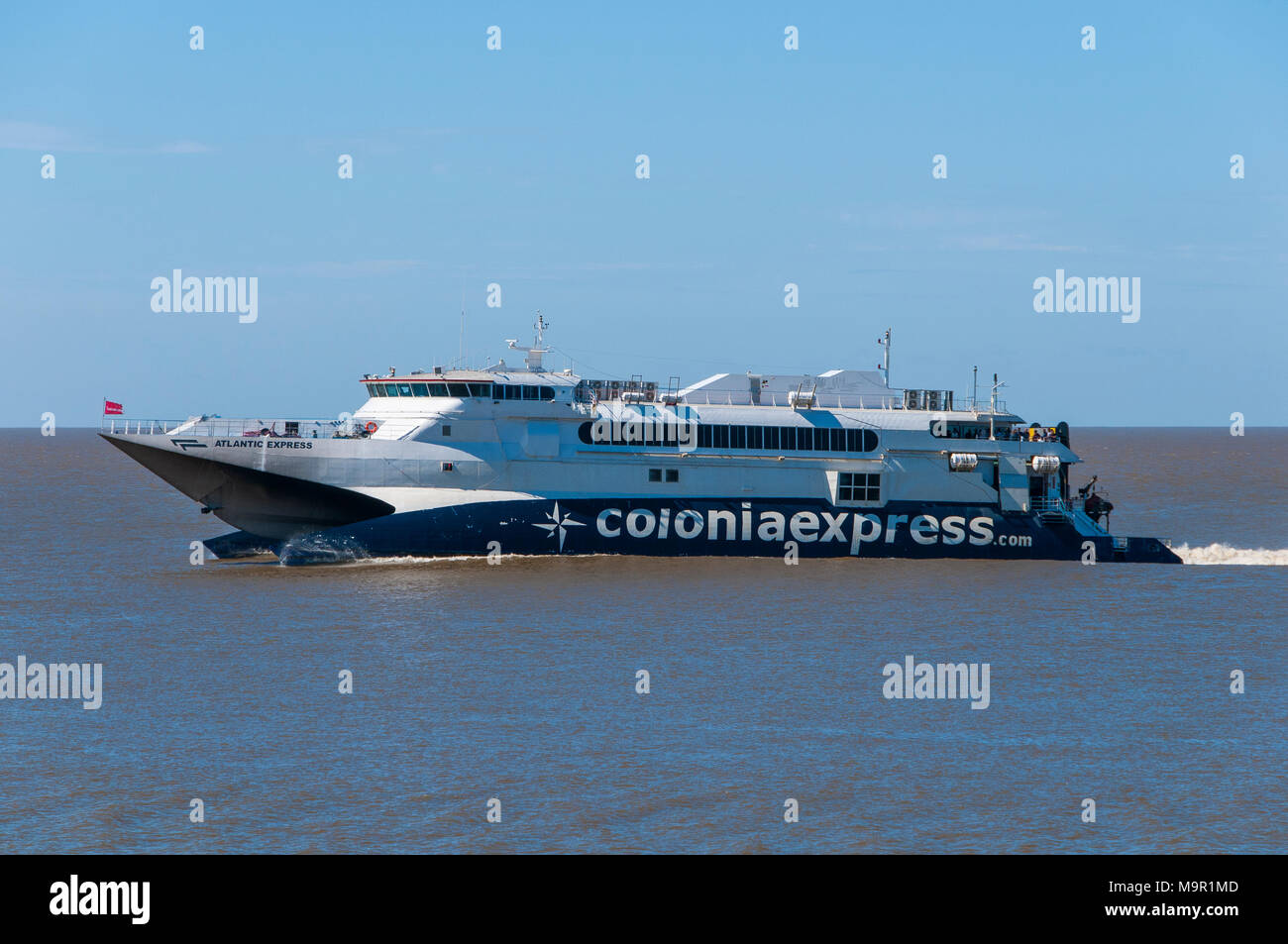 Traghetto sul Rio de la Plata tra Buenos Aires, Argentina, e Colonia del Sacramento, Uruguay Foto Stock